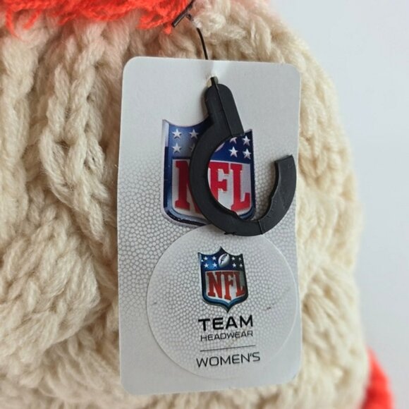 NFL Denver Broncos Logo Women's New Era Matterhorn Cream Orange Cable Knit Hat - Picture 12 of 12